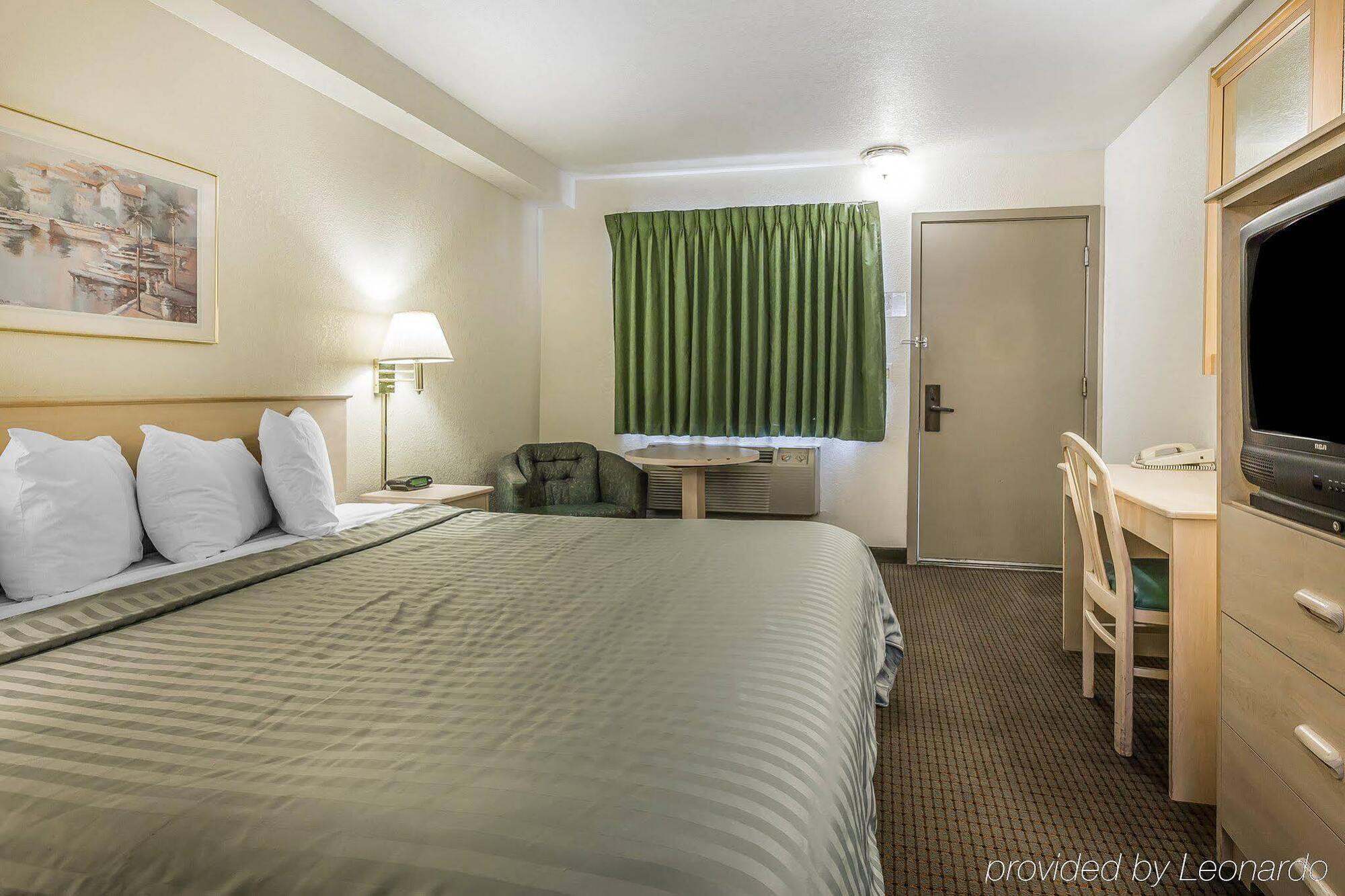 Country Inn & Suites By Radisson, Monterey Beachfront-Marina, Ca Exterior foto
